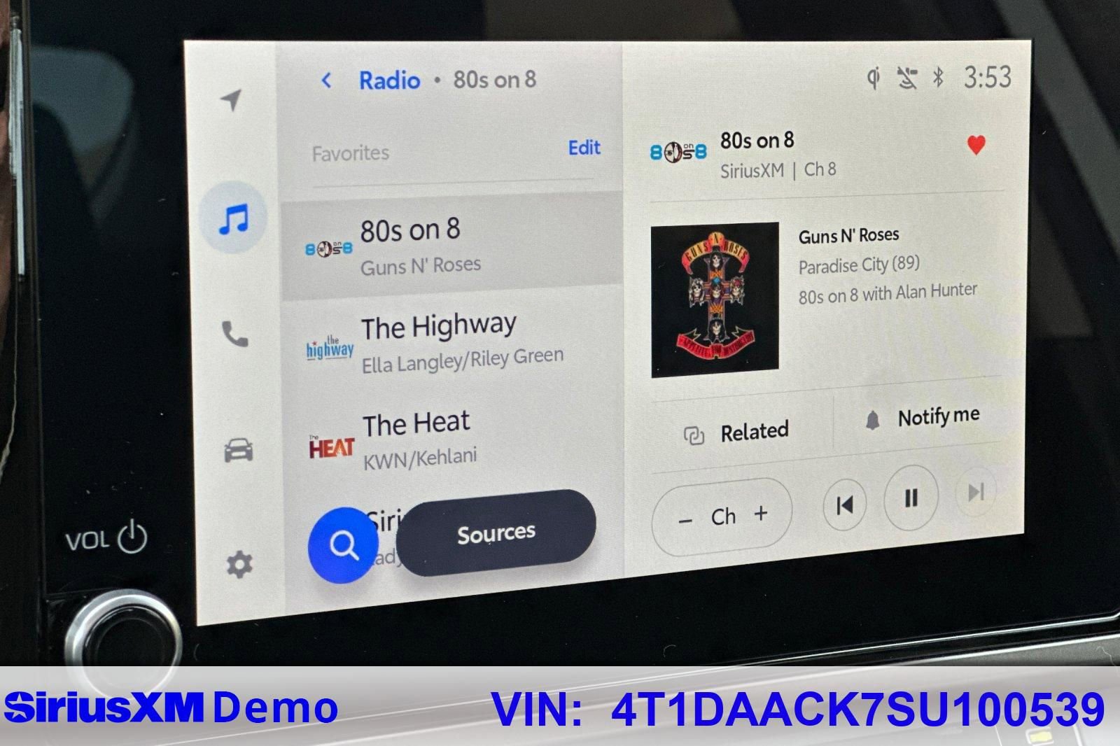 Used 2025 Toyota Camry LE image 27