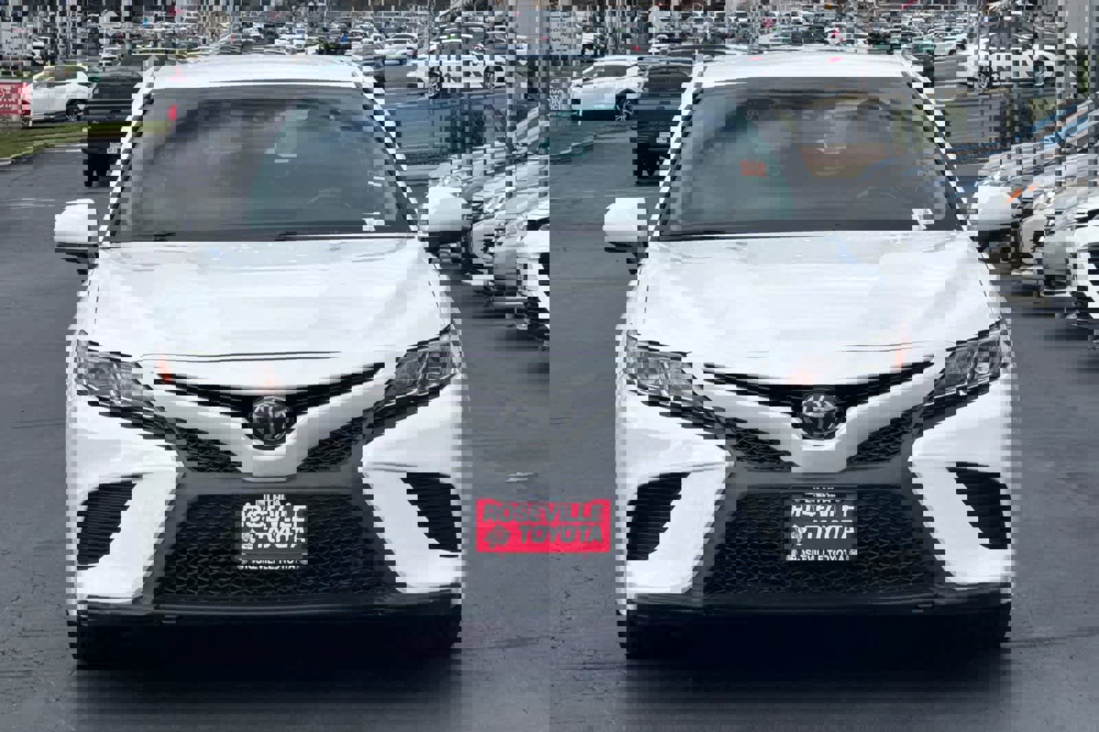 Used 2019 Toyota Camry SE w/ Carpet Mat Package image 10