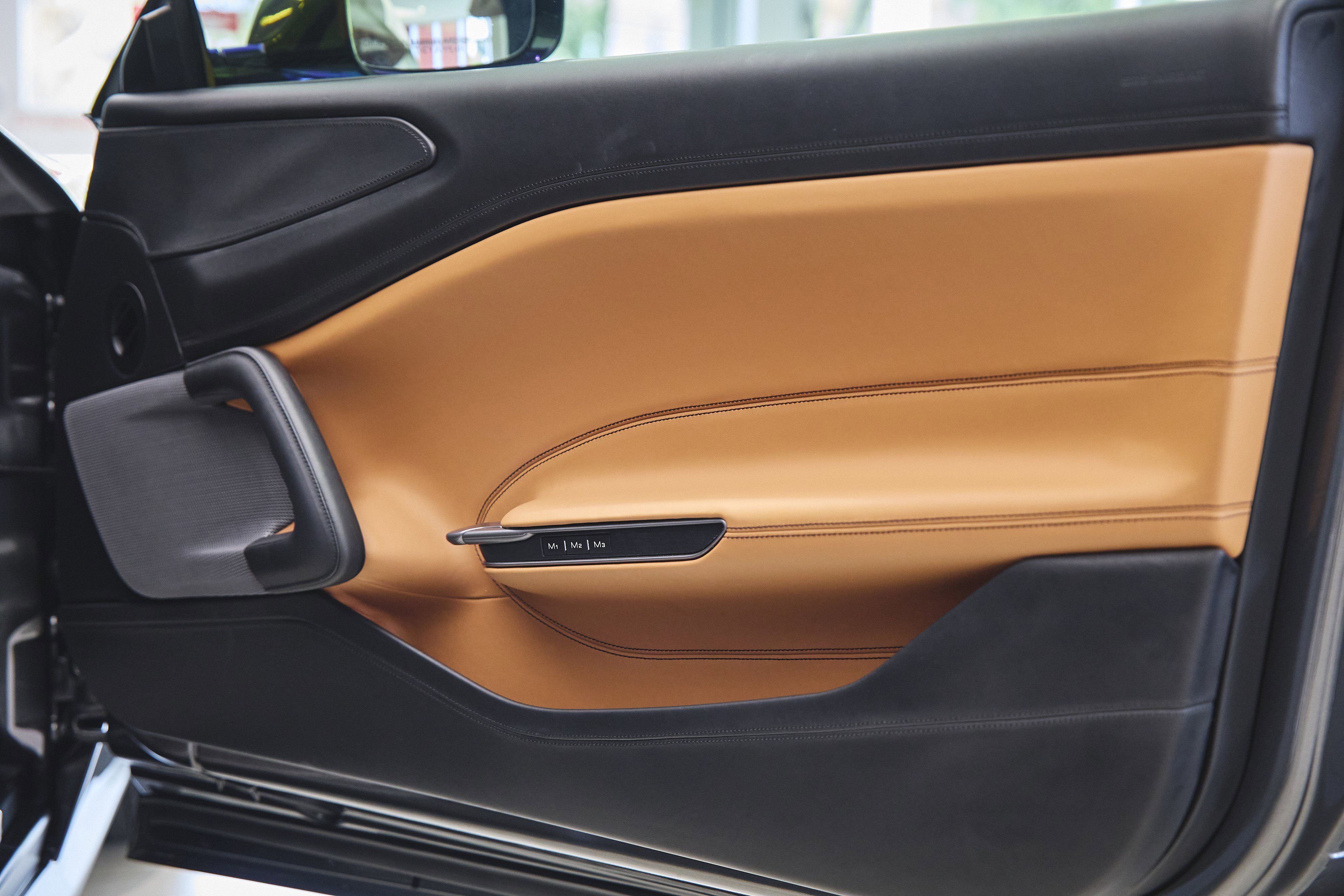 Used 2018 Ferrari GTC4Lusso image 41