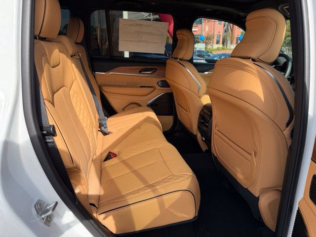New 2027 Jeep Grand Cherokee Summit w/ Adv Protech Group IV AWD/4WD image 22