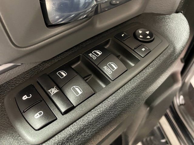 Used 2022 RAM 1500 Classic SLT image 19