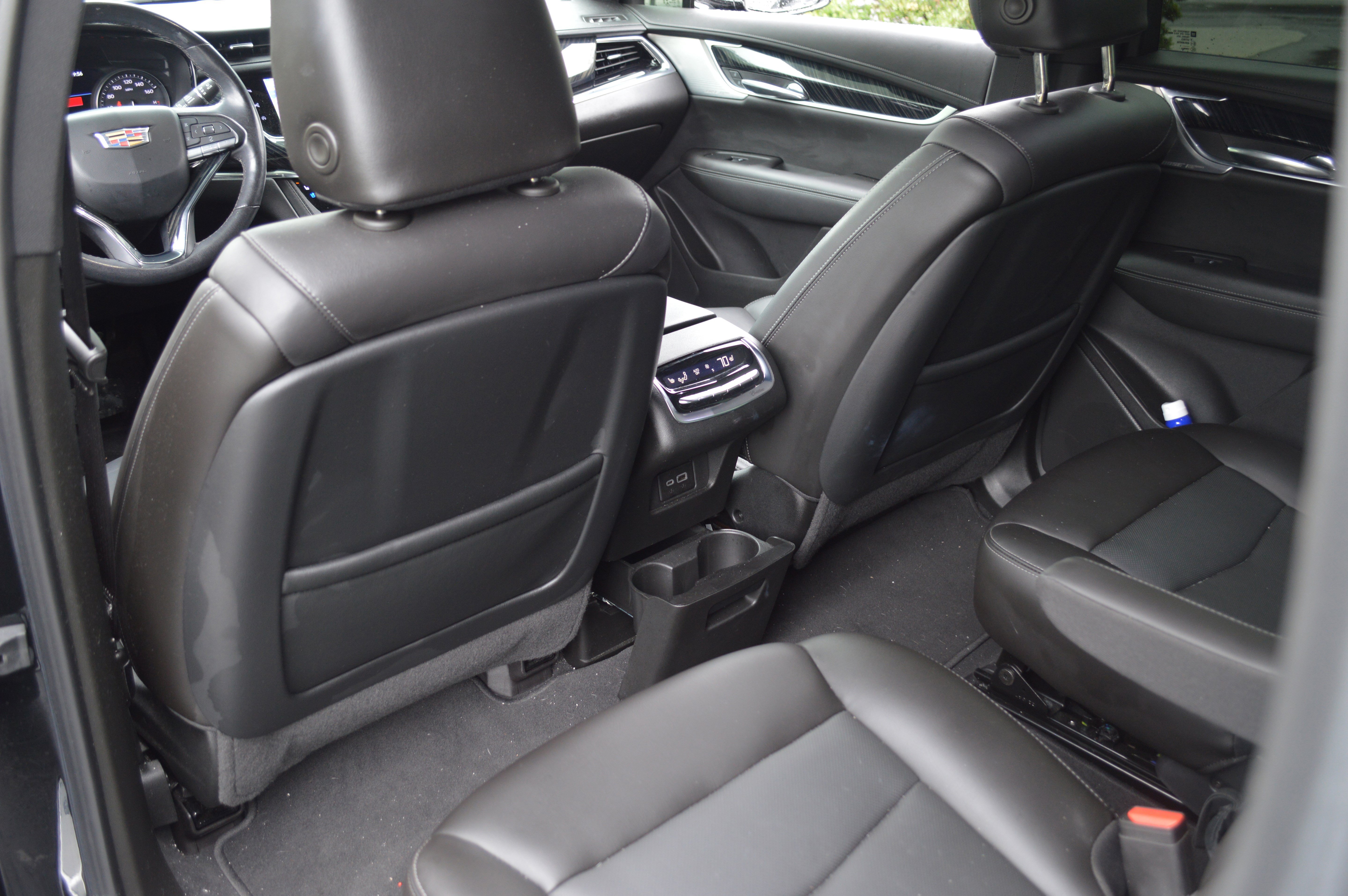 Used 2023 Cadillac XT6 Premium Luxury w/ Technology Package AWD/4WD image 28