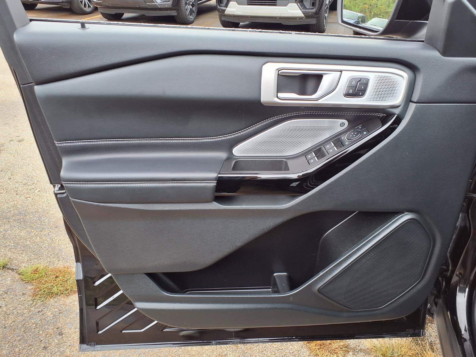 Used 2023 Ford Explorer ST w/ Equipment Group 401A AWD/4WD image 15