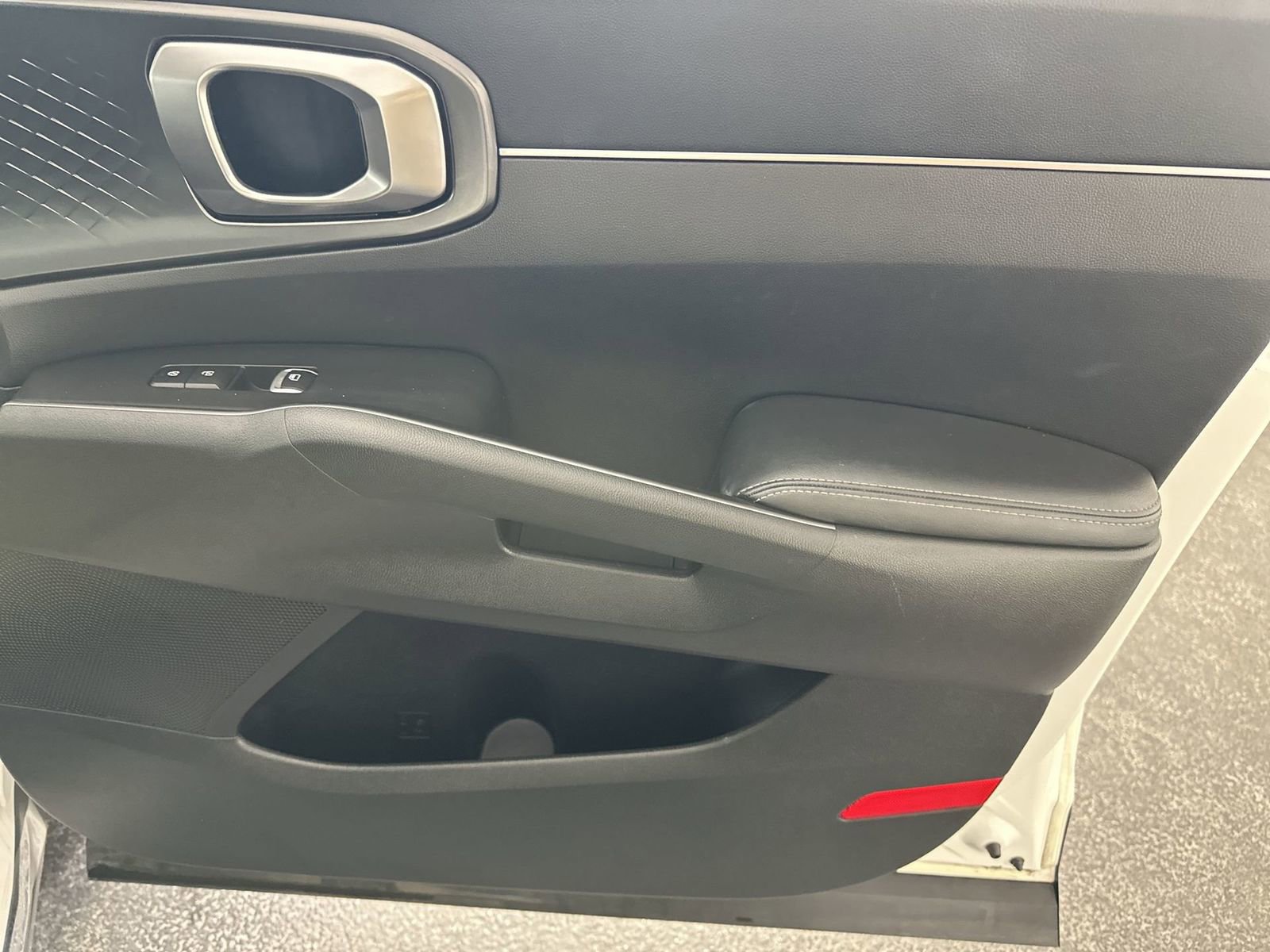 Used 2022 Kia Sorento S image 36