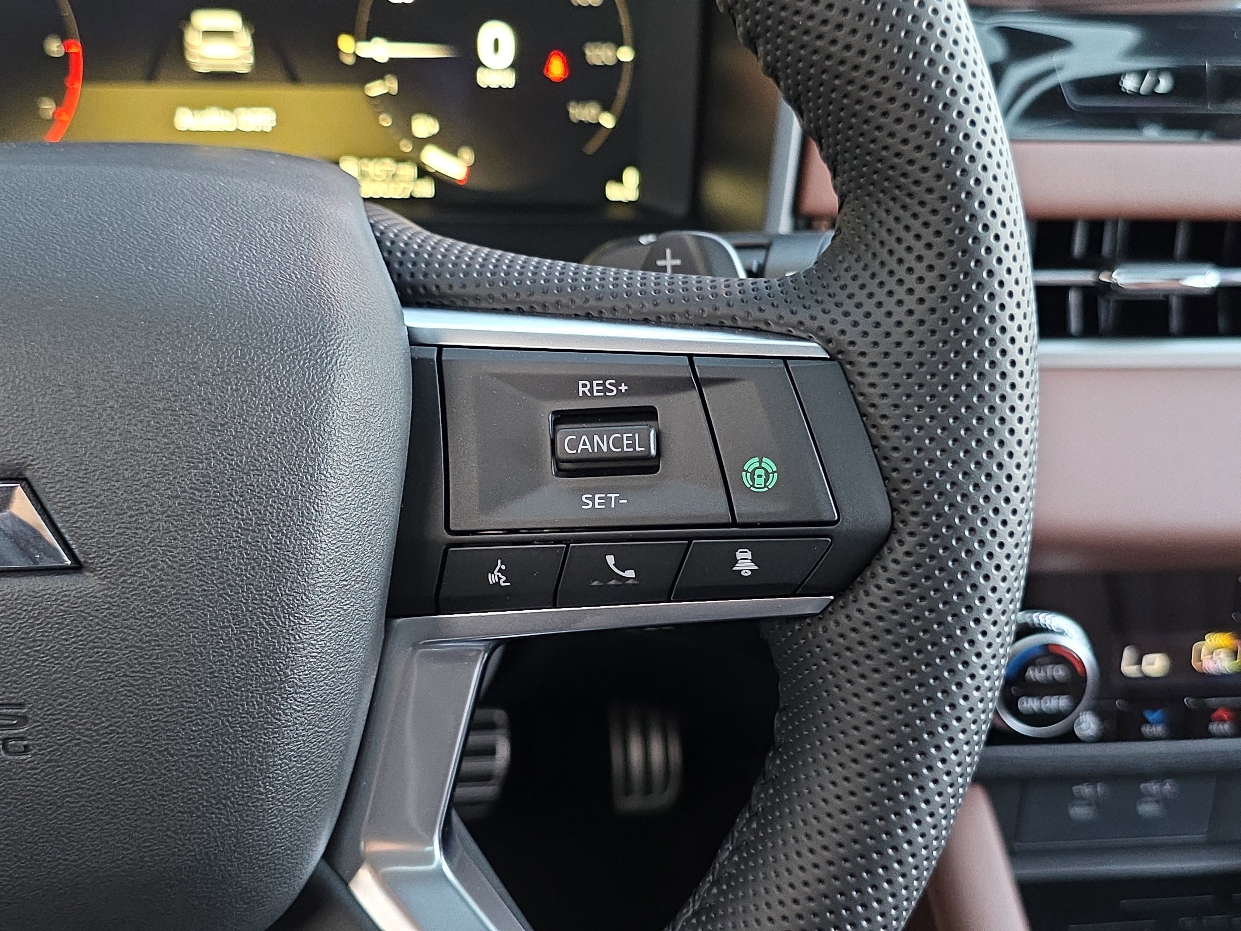 New 2026 Mitsubishi Outlander SEL image 17