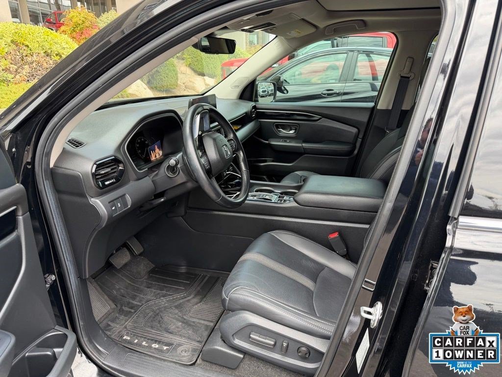 Used 2024 Honda Pilot Touring image 4
