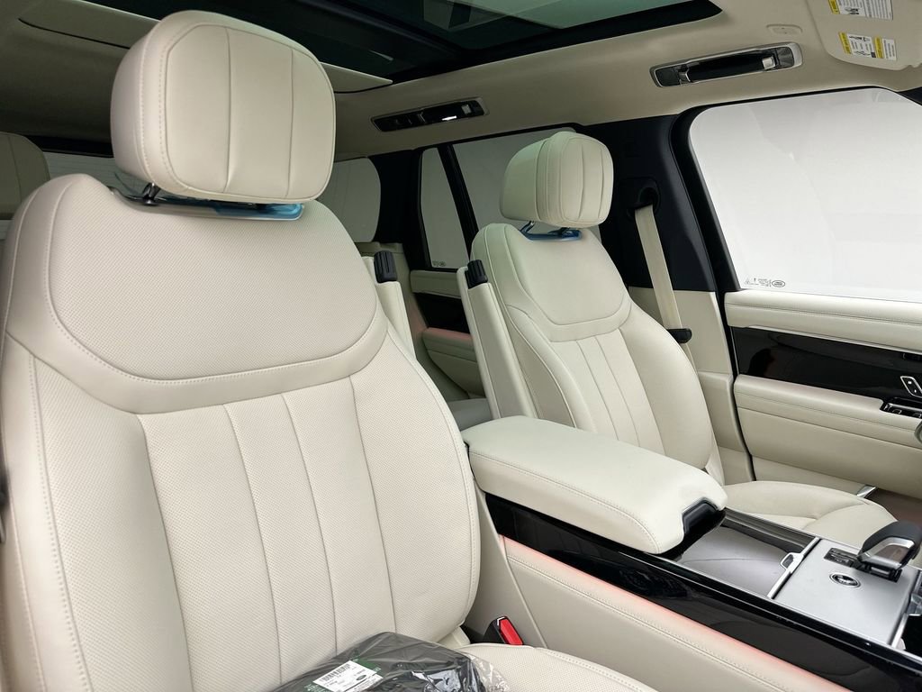 New 2026 Land Rover Range Rover SE image 18