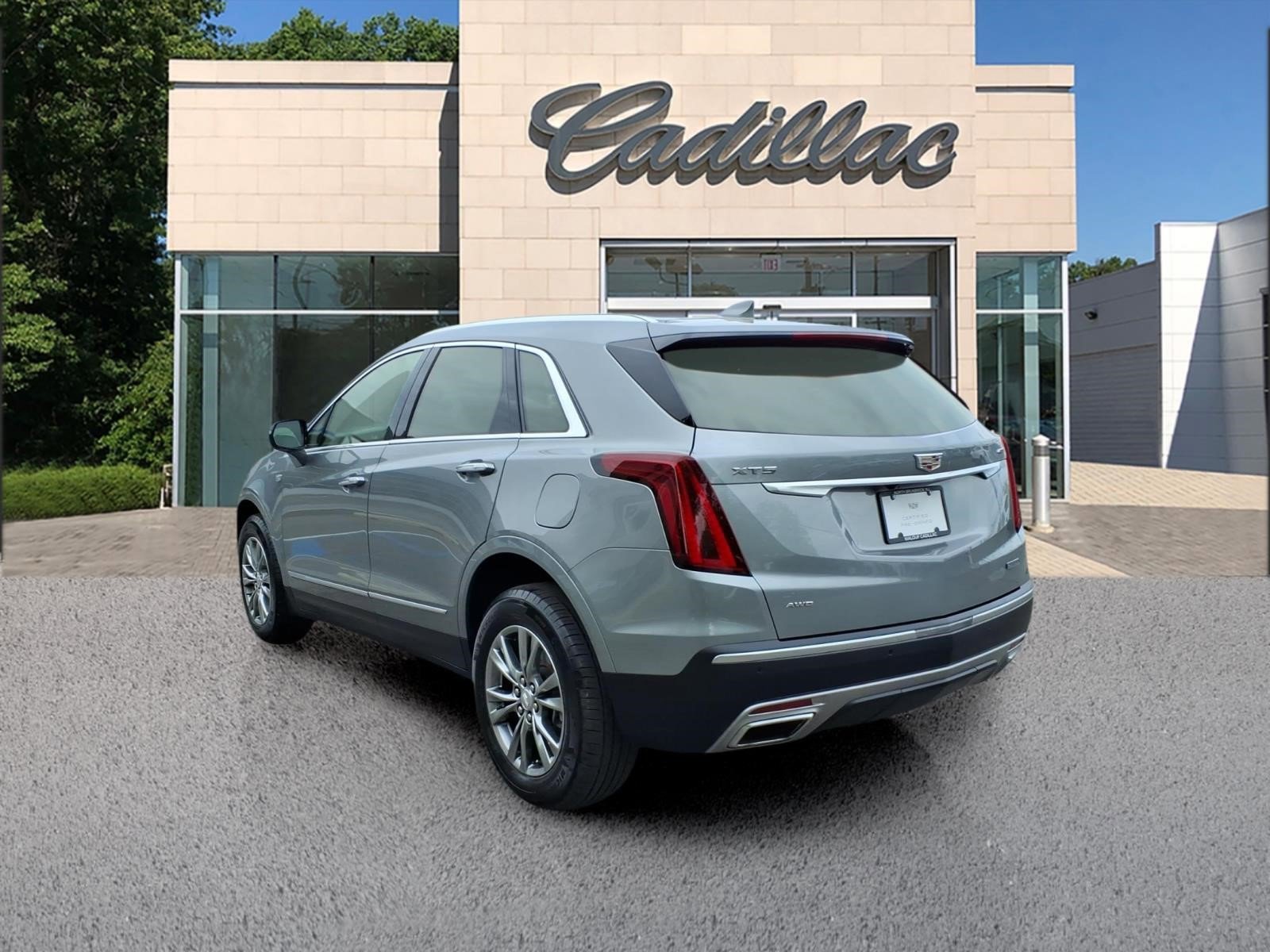 Certified 2023 Cadillac XT5 Premium Luxury AWD/4WD image 3