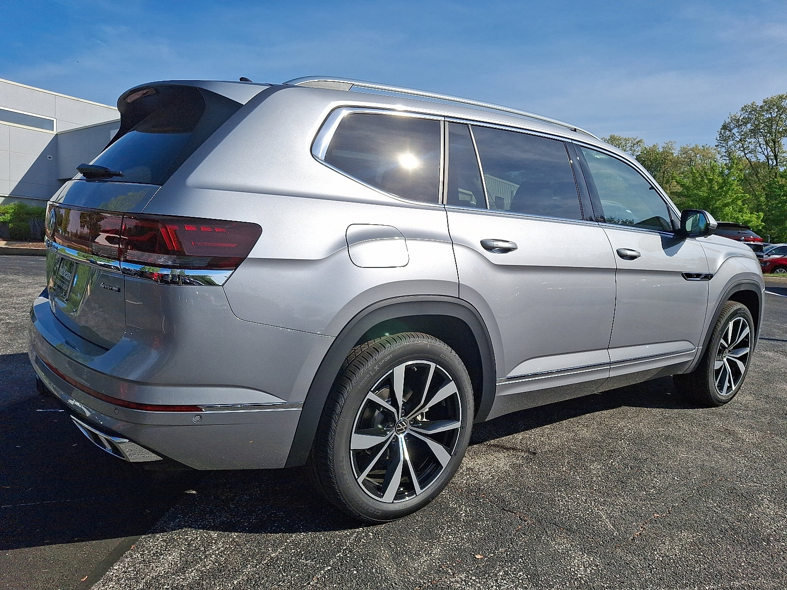 New 2025 Volkswagen Atlas SEL Premium R-Line image 4