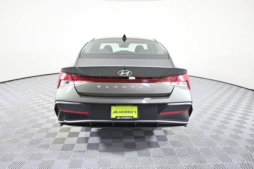Used 2024 Hyundai Elantra SEL w/ Convenience Package FWD image 5