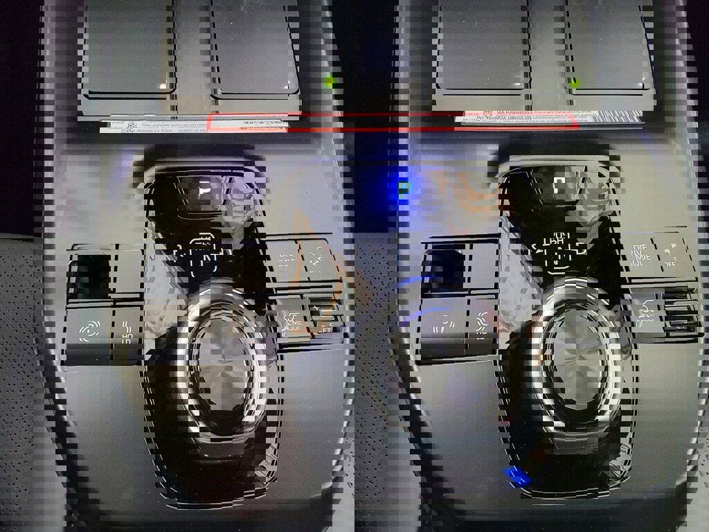 New 2026 Subaru Solterra Premium image 11