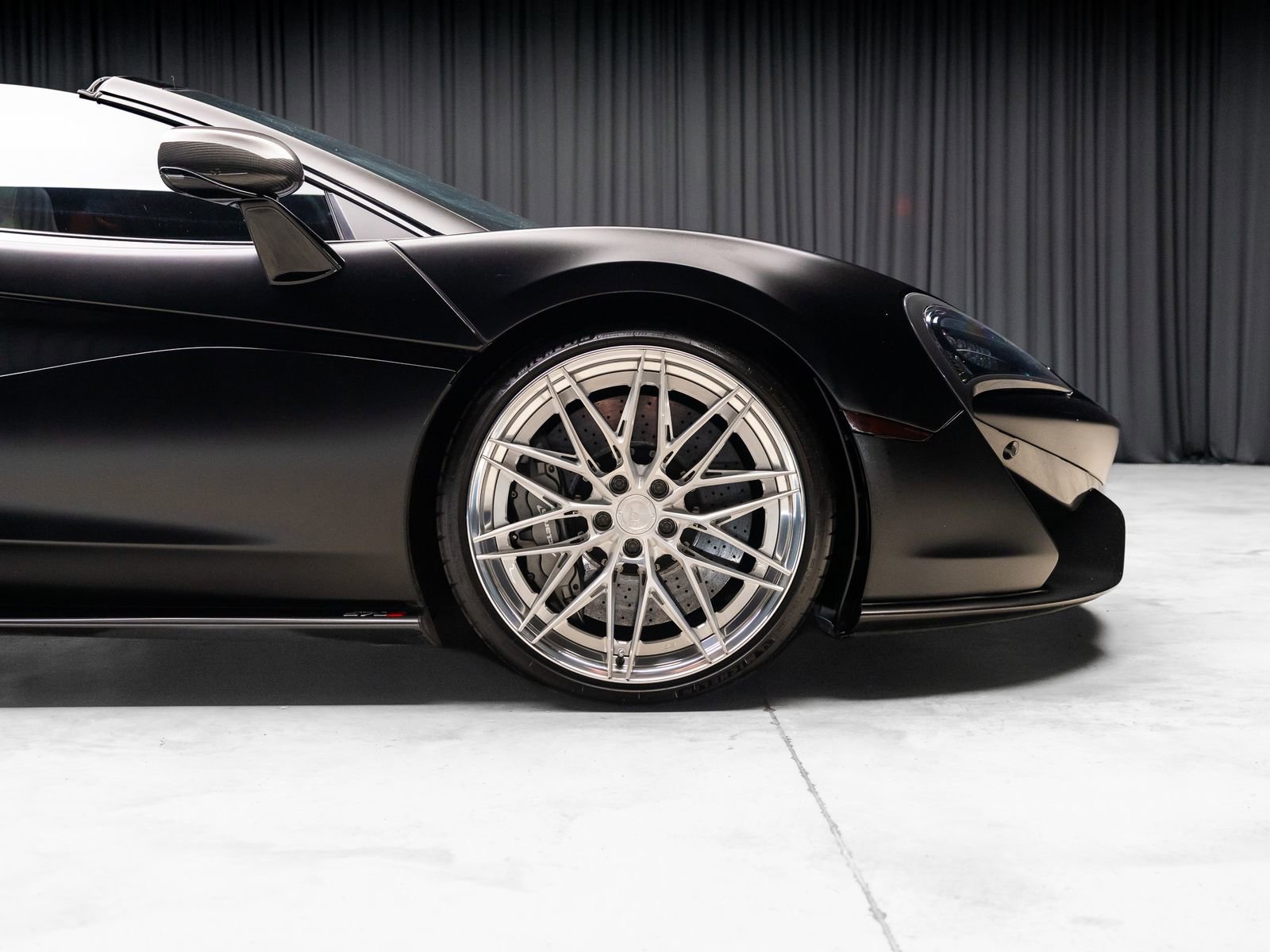 Used 2018 McLaren 570S Spider RWD image 39