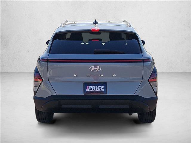 Used 2025 Hyundai Kona SEL FWD image 6
