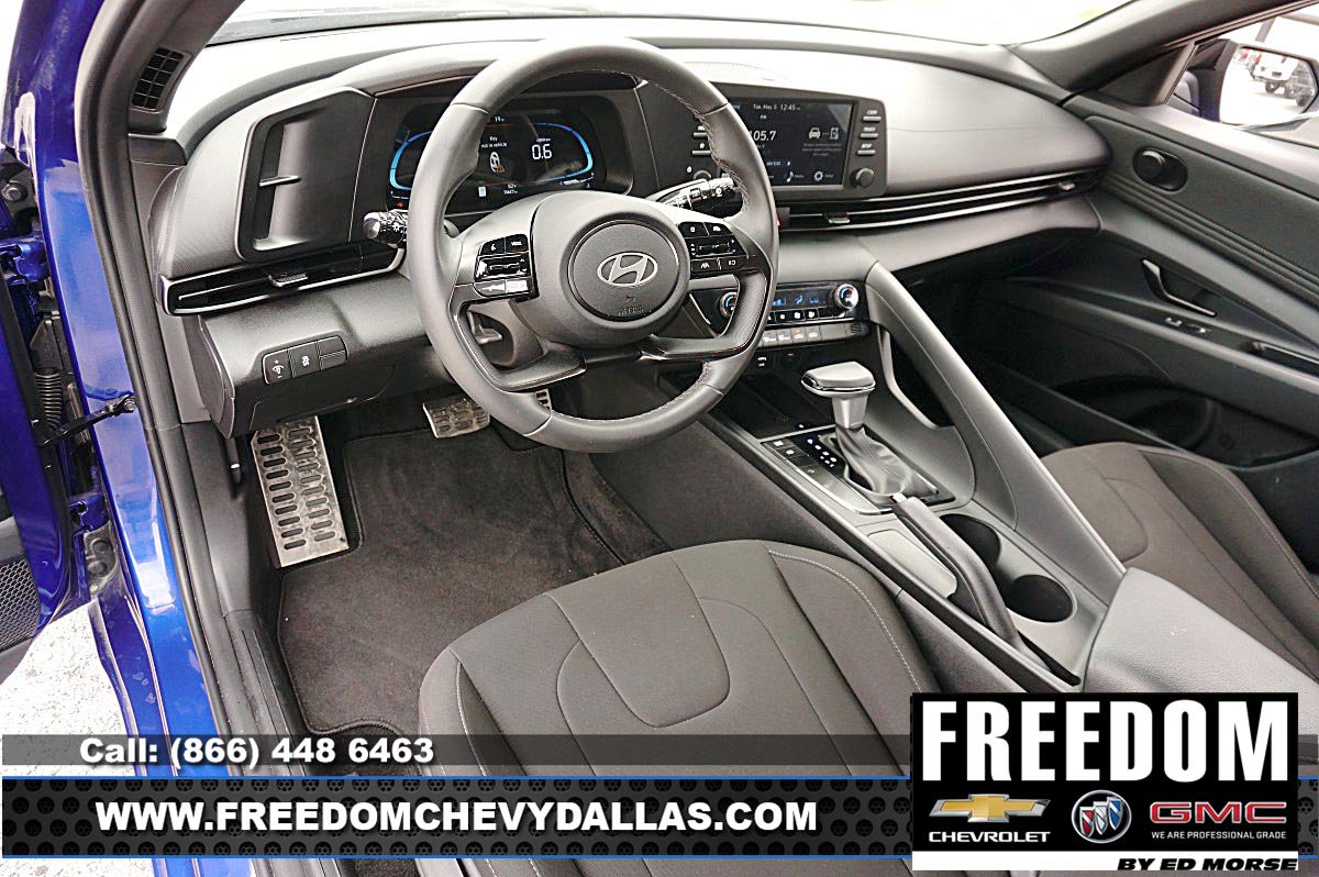Used 2025 Hyundai Elantra Sport FWD image 6