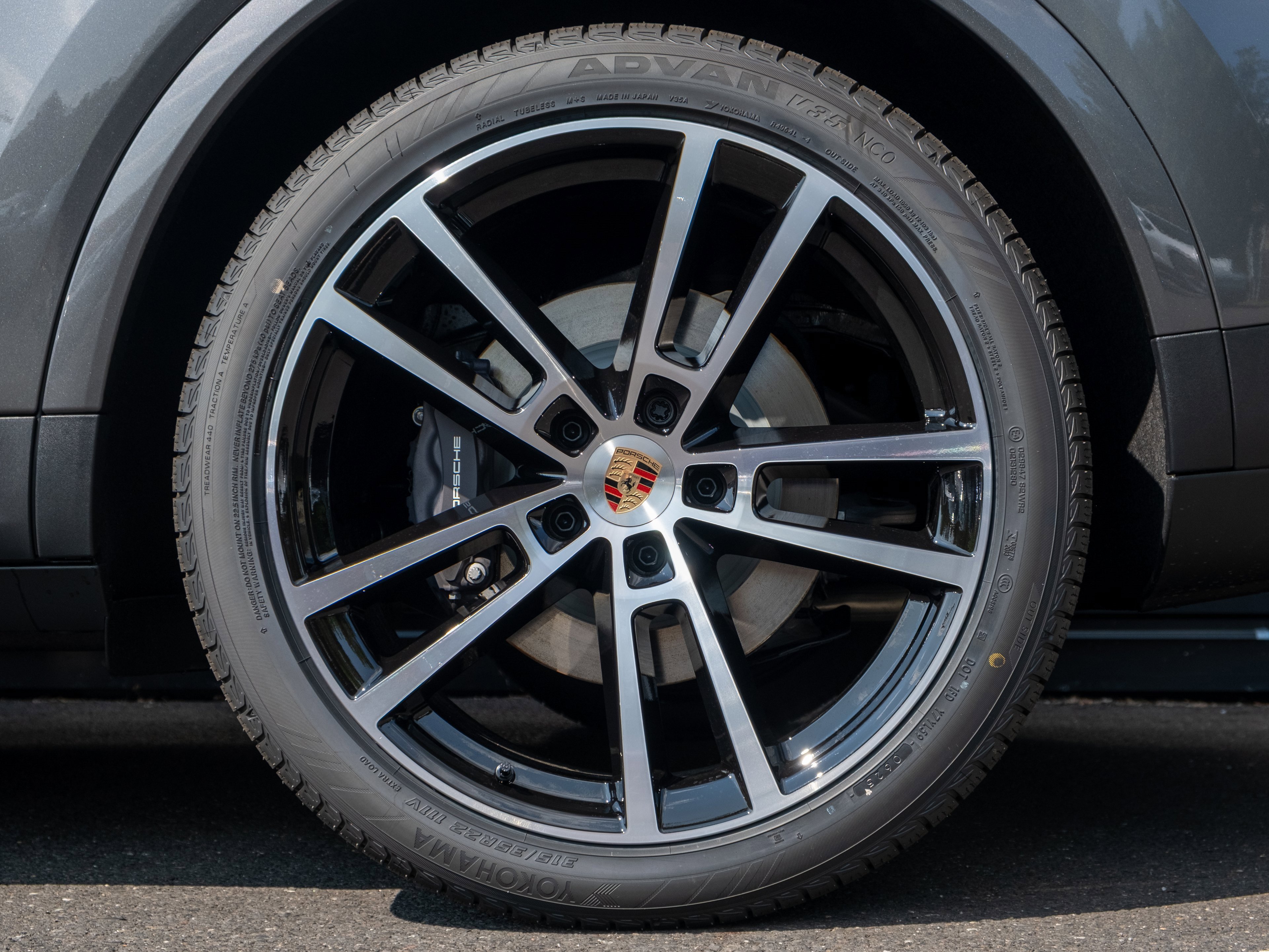 New 2026 Porsche Cayenne E-Hybrid image 13