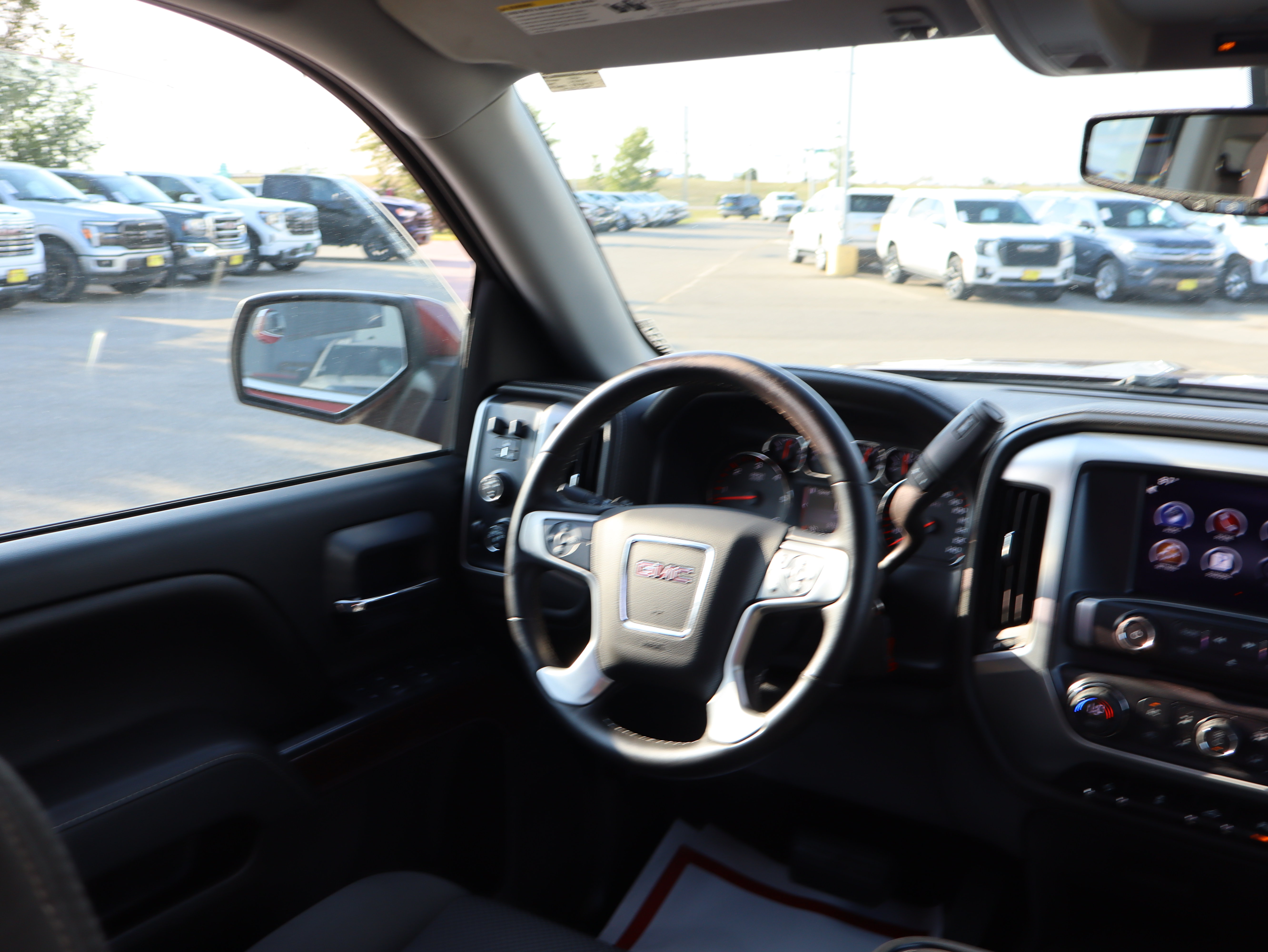 Used 2015 GMC Sierra 1500 SLE w/ SLE Value Package AWD/4WD image 9