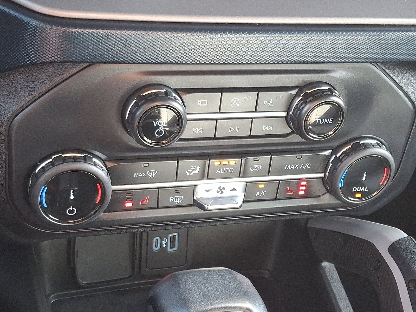 Certified 2022 Ford Bronco Outer Banks image 16