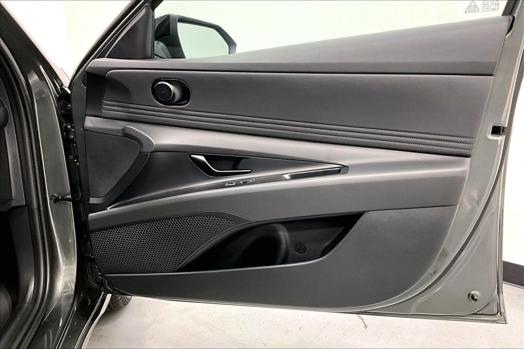 New 2026 Hyundai Elantra SEL Sport FWD image 10