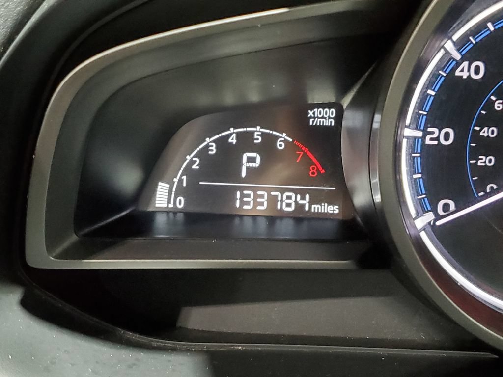 Used 2019 Toyota Yaris LE FWD image 32