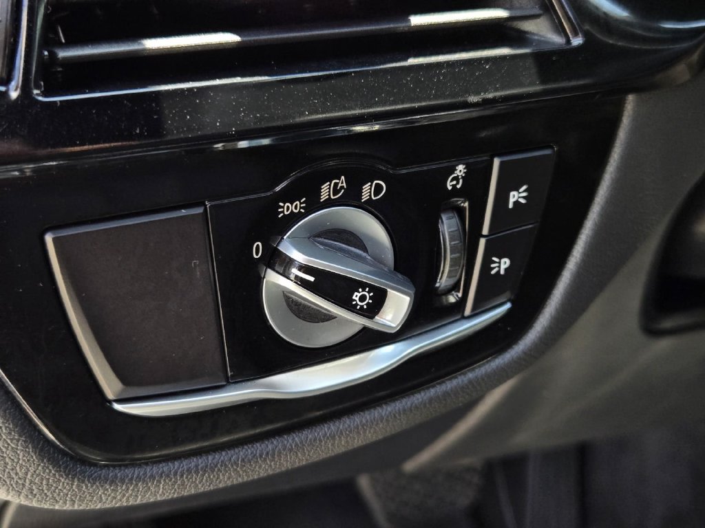 Used 2020 BMW 540i w/ Convenience Package RWD image 17
