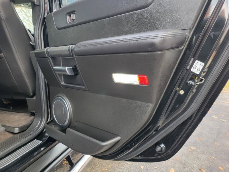 Used 2005 HUMMER H2 SUT w/ Preferred Equipment Group AWD/4WD image 57