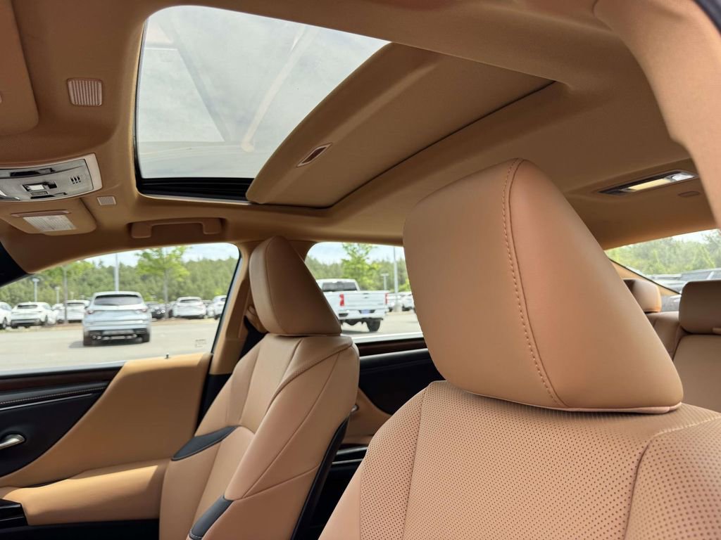 Used 2023 Lexus ES 250 w/ Premium Package AWD/4WD image 27
