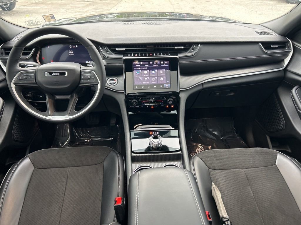 Used 2024 Jeep Grand Cherokee L Altitude AWD/4WD image 33