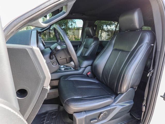 Used 2019 Ford Expedition XLT w/ Equipment Group 202A AWD/4WD image 15