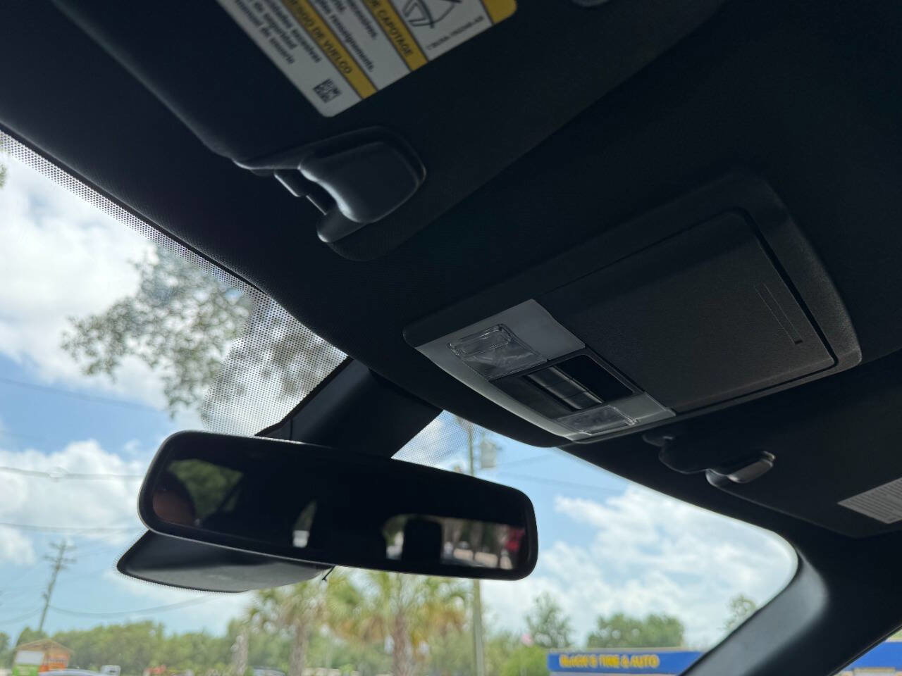Used 2018 Ford Explorer Limited w/ Equipment Group 301A AWD/4WD image 23