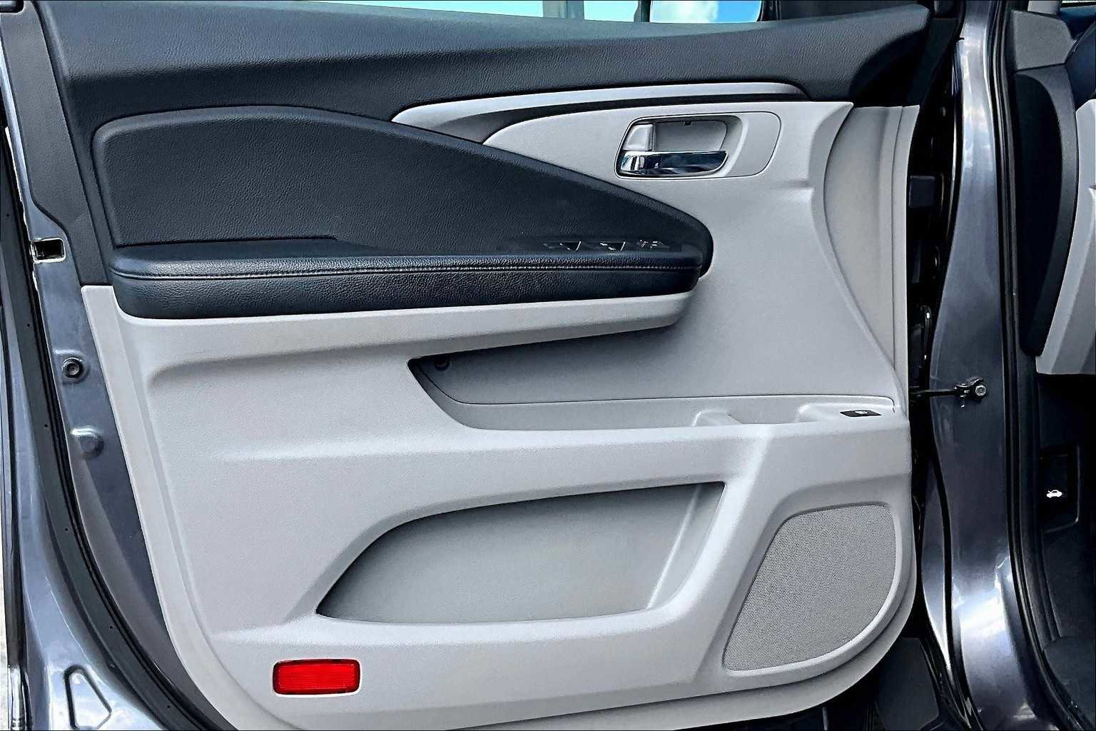 Used 2018 Honda Pilot EX image 22