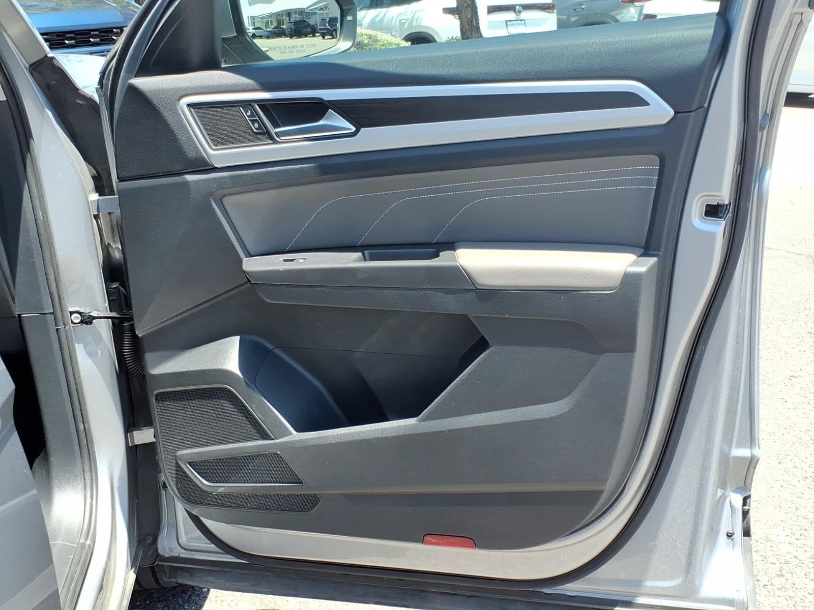 Certified 2023 Volkswagen Atlas SE w/ Panoramic Sunroof Package AWD/4WD image 15