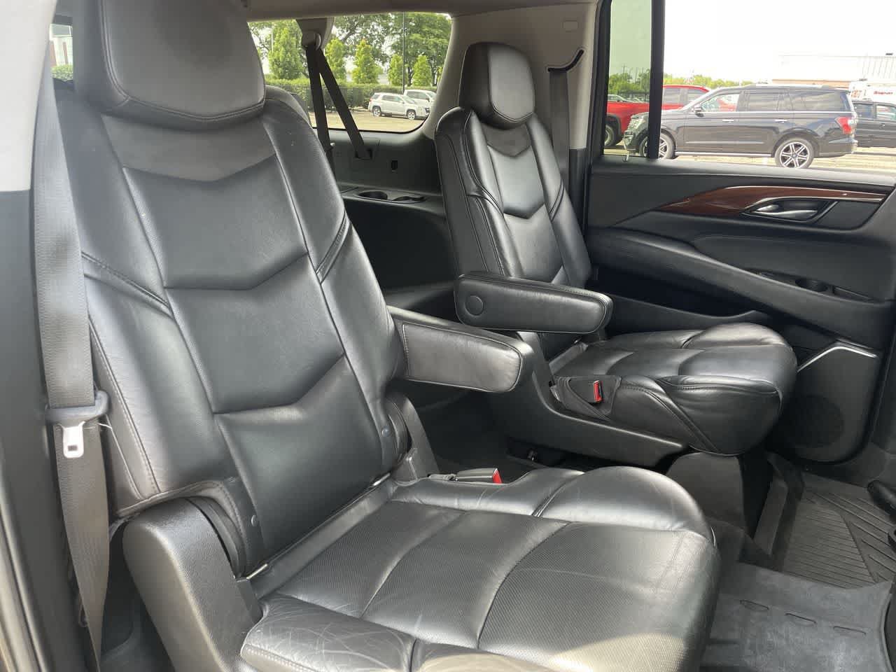 Used 2018 Cadillac Escalade ESV 4WD image 15