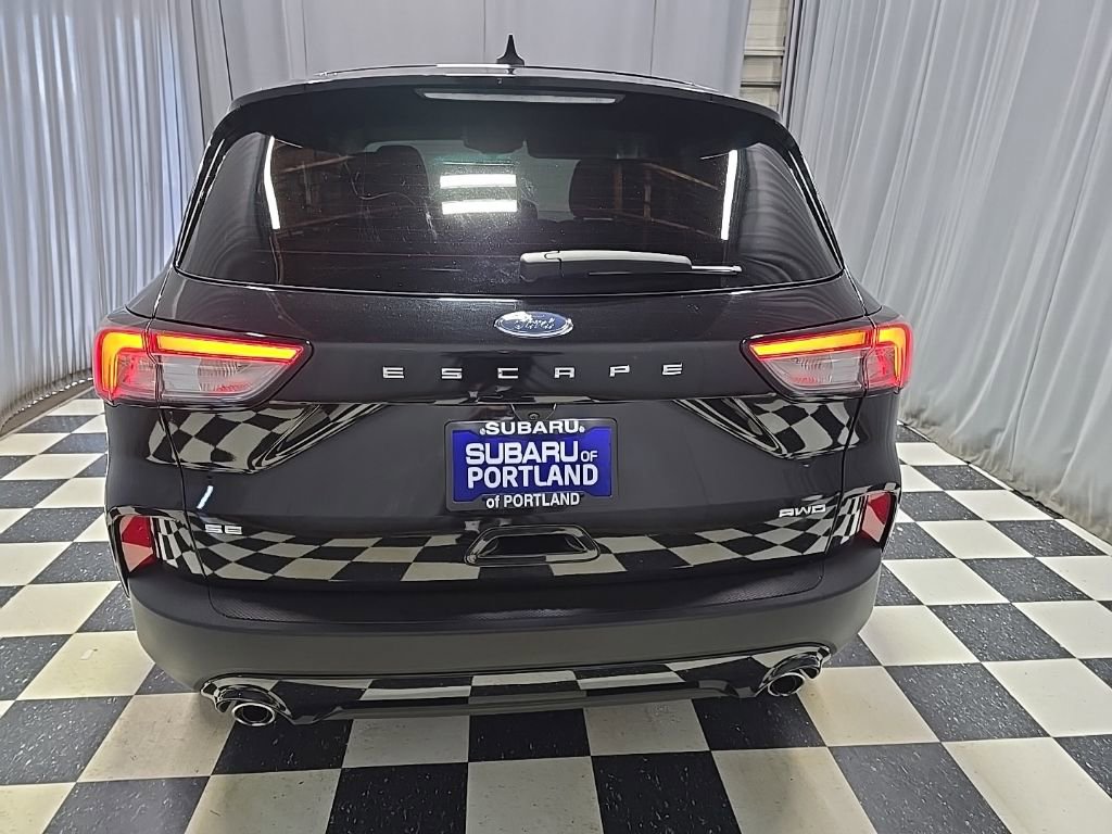 Used 2021 Ford Escape SE w/ SE Sport Appearance Package image 10