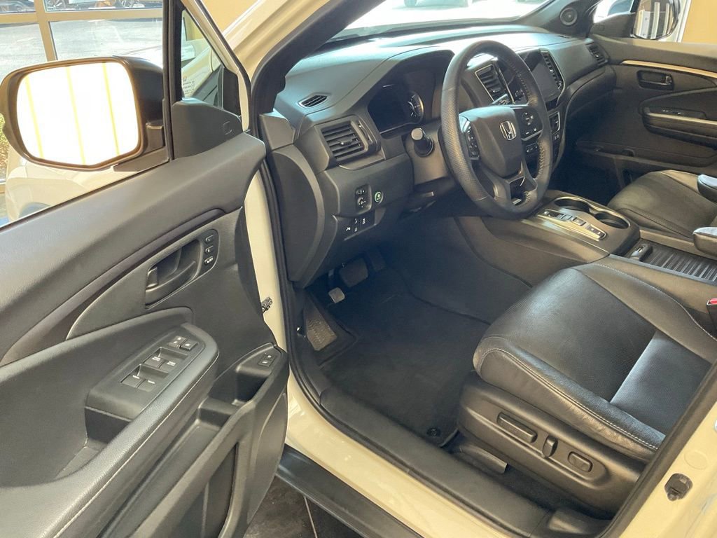 Used 2023 Honda Passport EX-L image 10