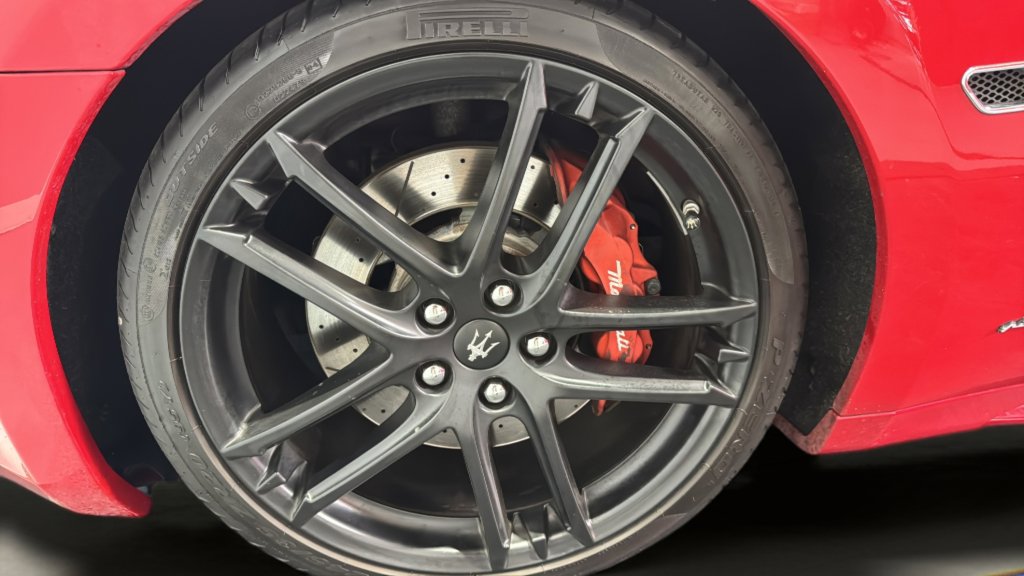 Used 2016 Maserati GranTurismo Sport image 25