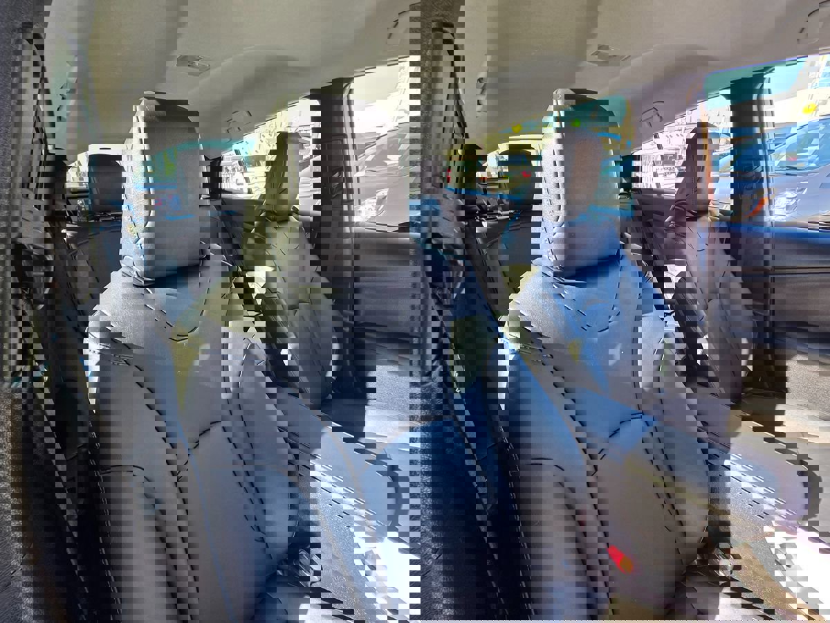 Used 2017 Toyota Prius Four Touring w/ Carpet Mat Package image 11