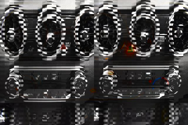 Used 2025 Nissan Sentra S image 29