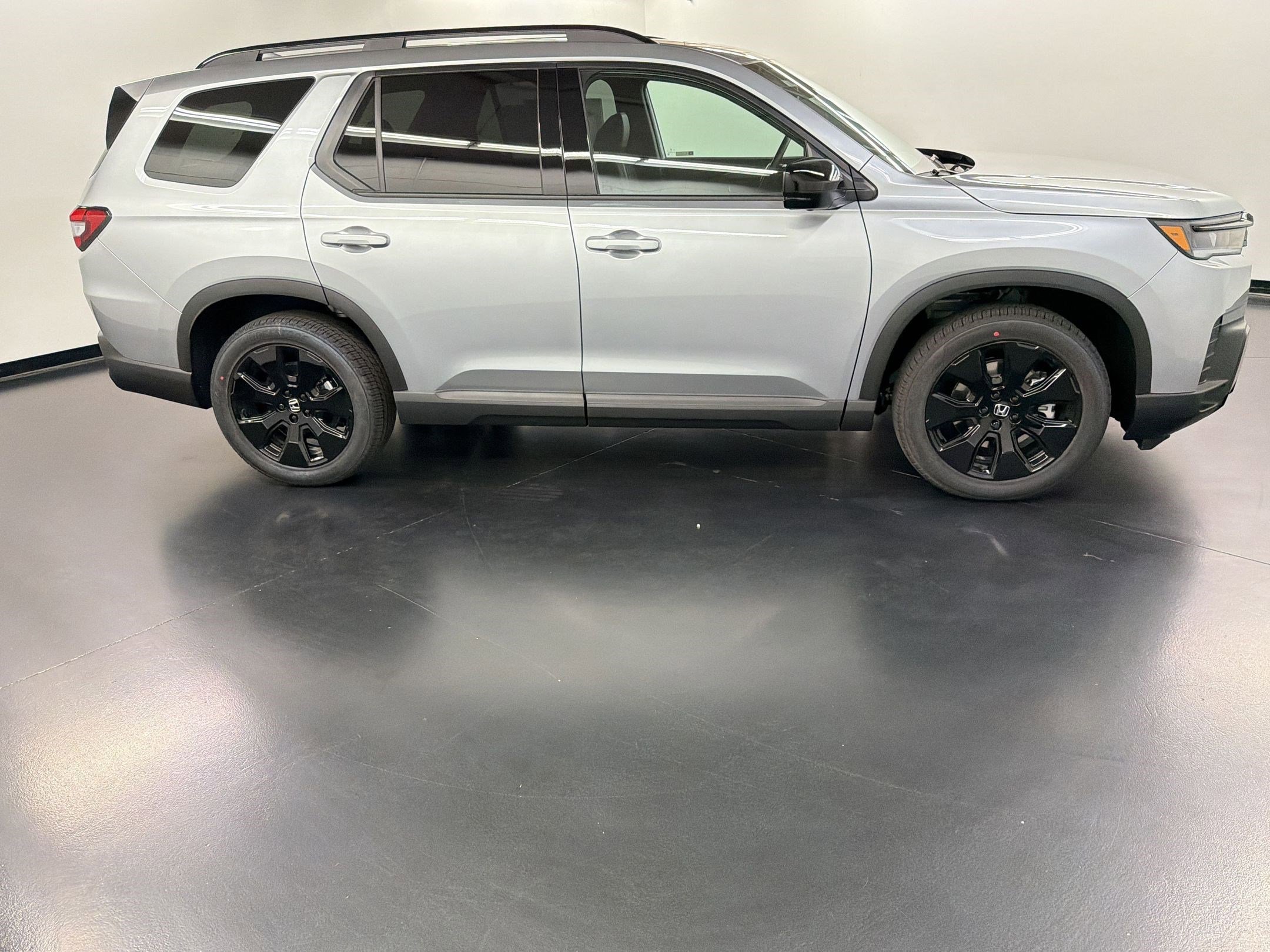 New 2026 Honda Pilot Black Edition image 8