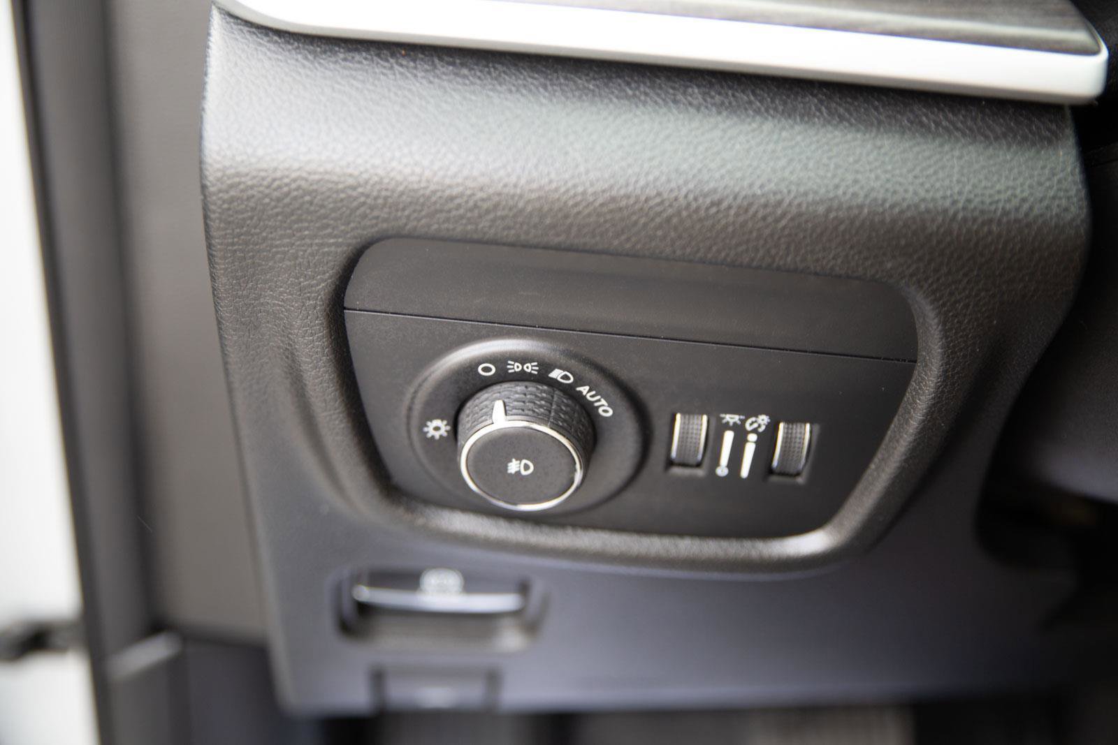 Used 2023 Jeep Grand Cherokee Limited image 13