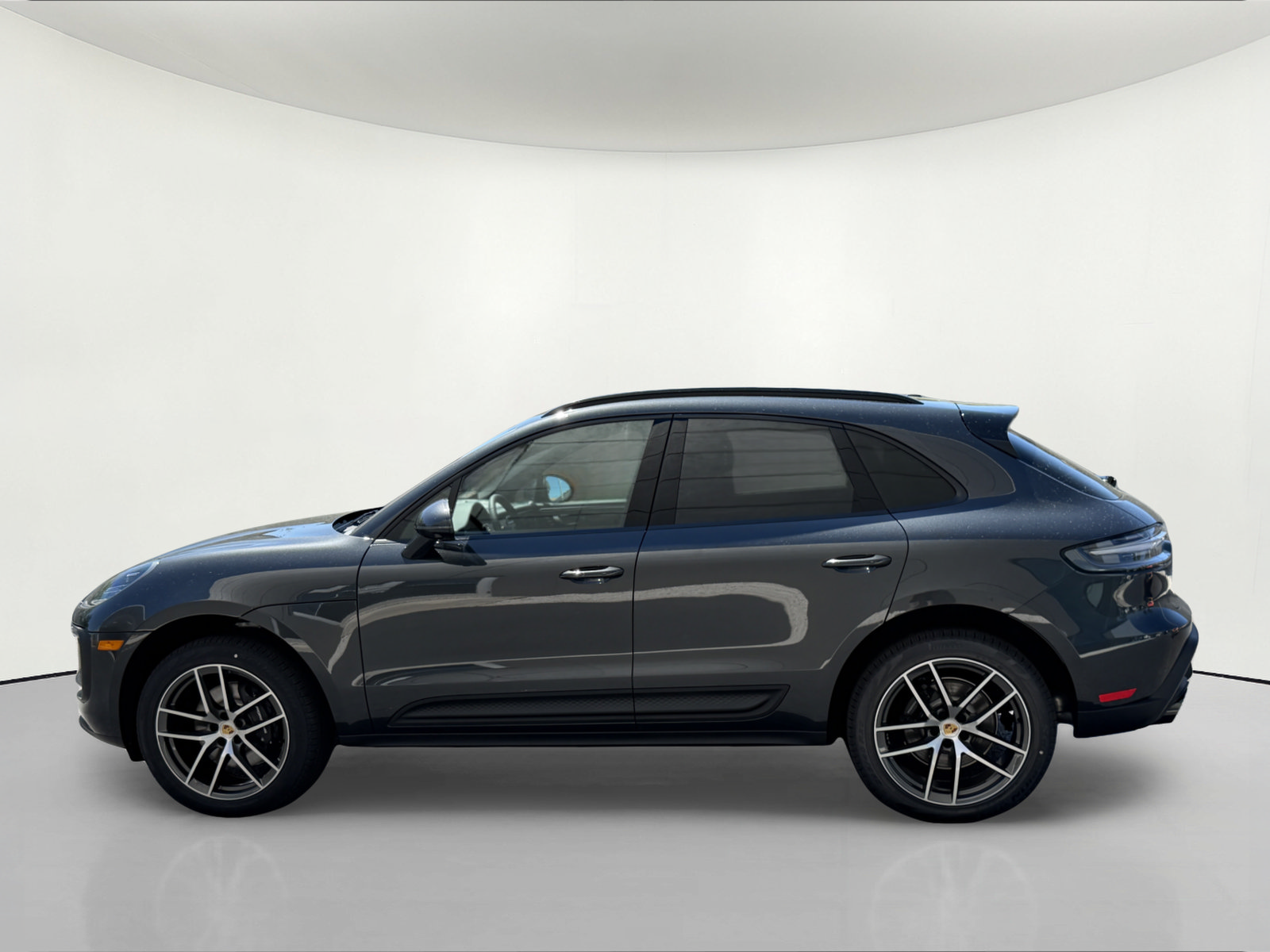 New 2026 Porsche Macan AWD/4WD image 2