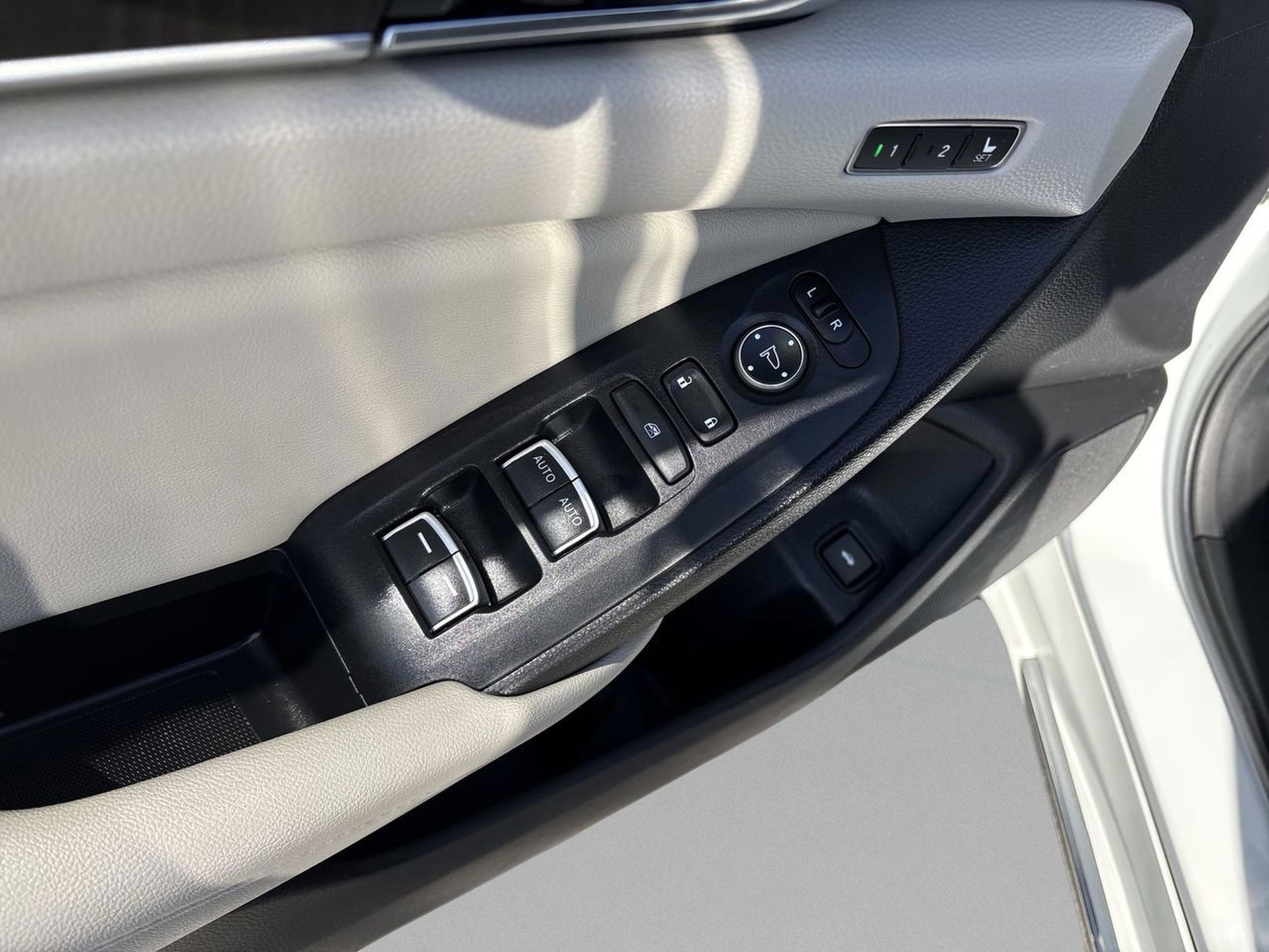 Used 2022 Honda Accord EX-L image 16