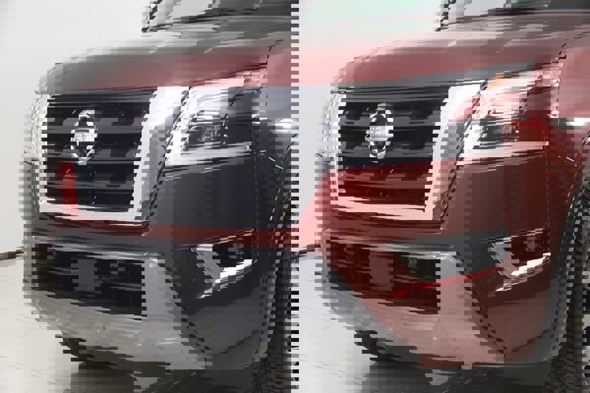 Used 2024 Nissan Armada Platinum w/ Captain's Chairs Package image 63