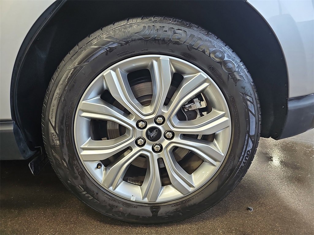 Used 2024 Ford Edge Titanium image 31