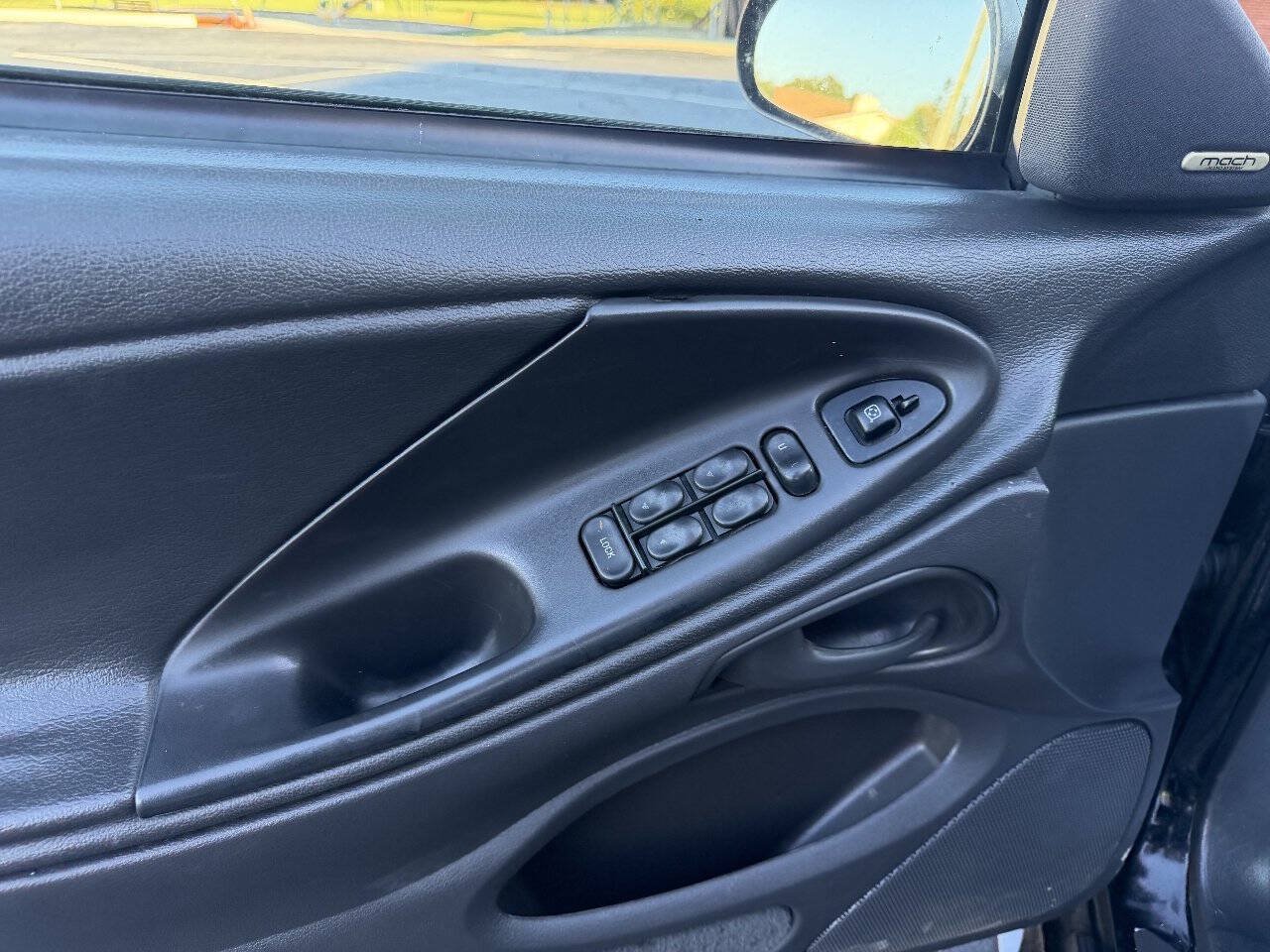 Used 2004 Ford Mustang GT RWD image 19