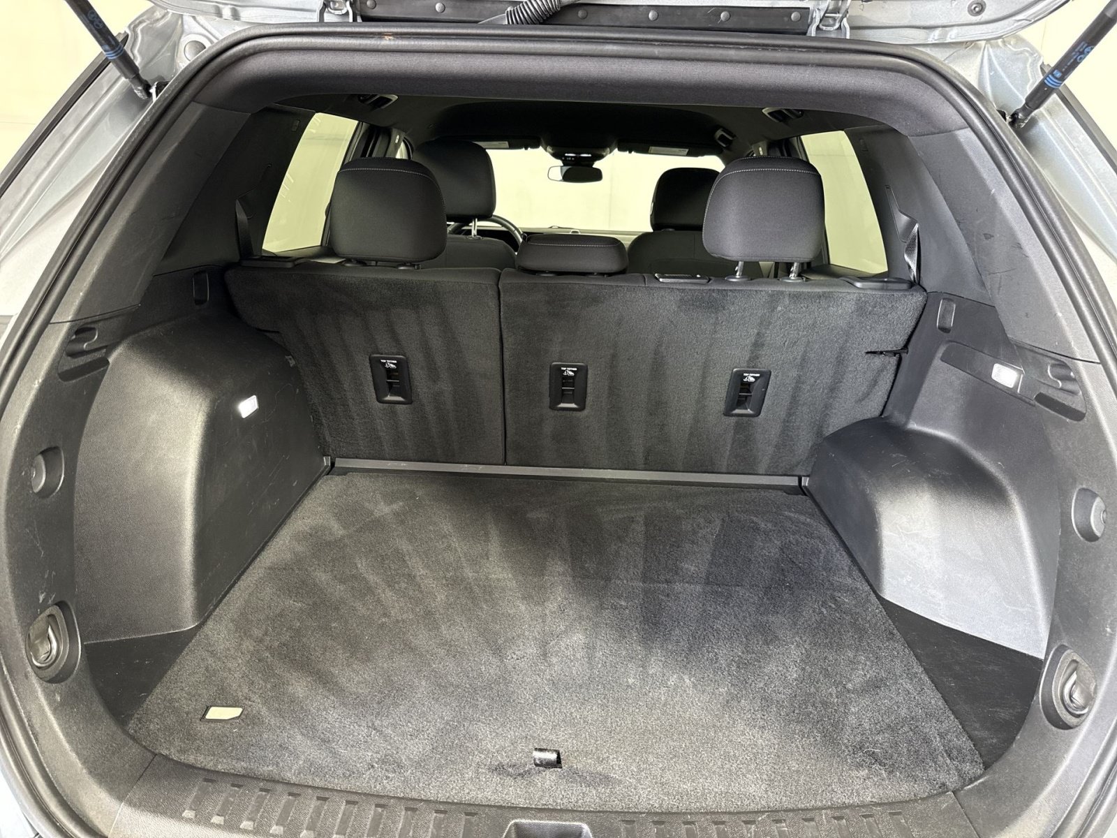 Used 2025 Chevrolet Equinox LT FWD image 25