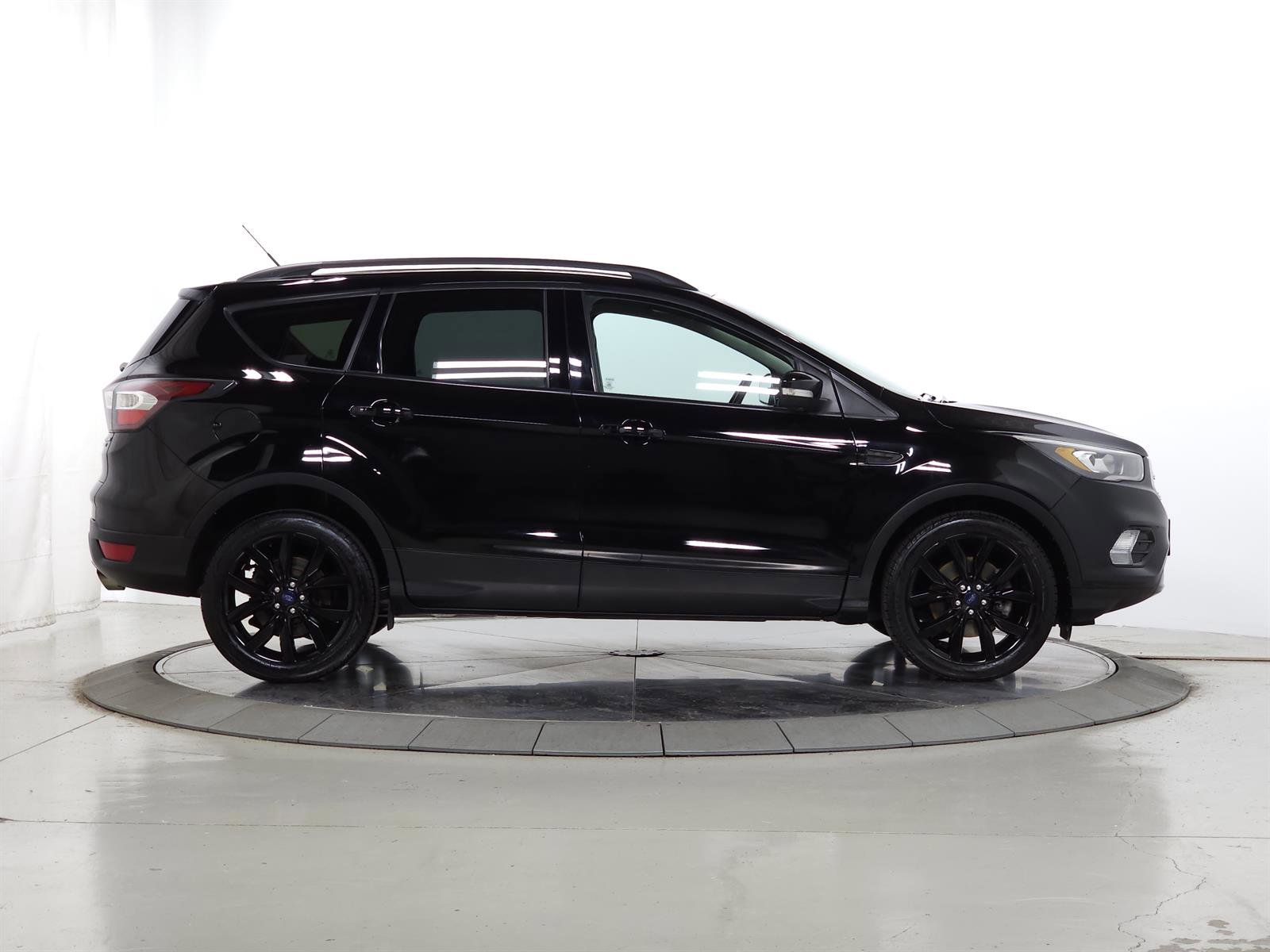 Used 2017 Ford Escape Titanium AWD/4WD image 11