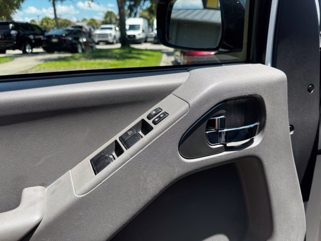 Used 2020 Nissan Frontier SV w/ Midnight Edition Floor Mats RWD image 25