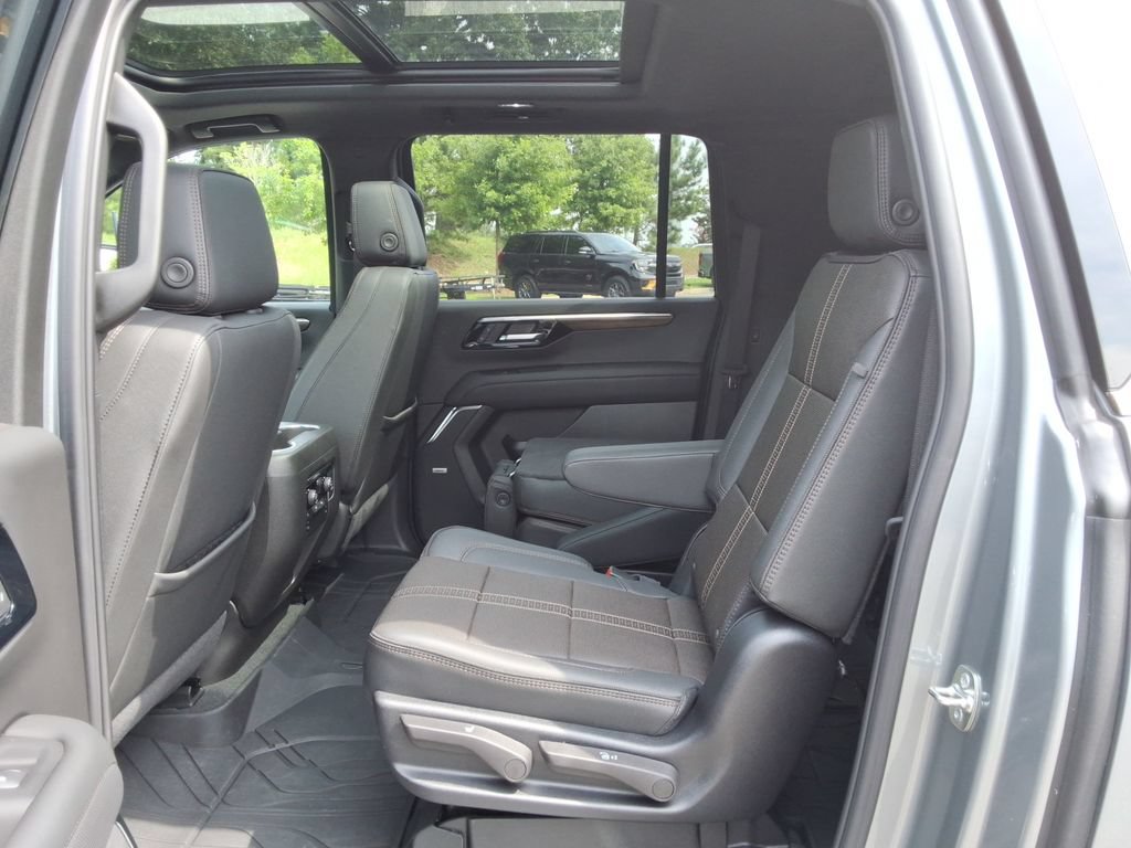 Certified 2026 Chevrolet Suburban High Country AWD/4WD image 20
