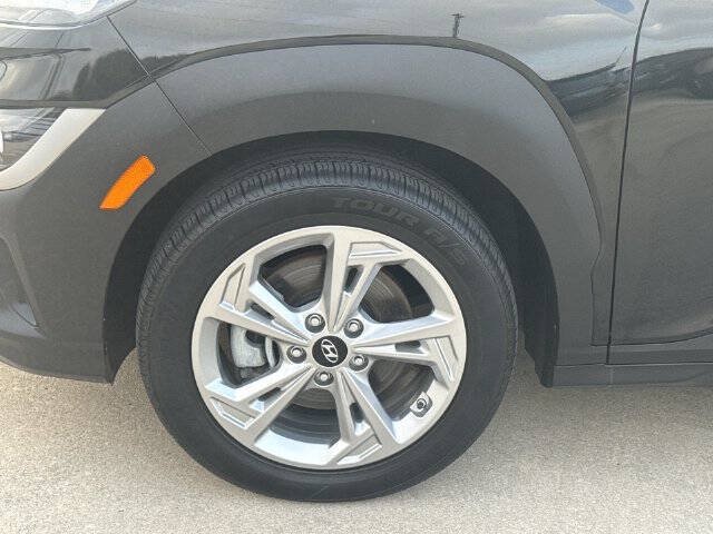 Used 2023 Hyundai Kona SEL AWD/4WD image 34