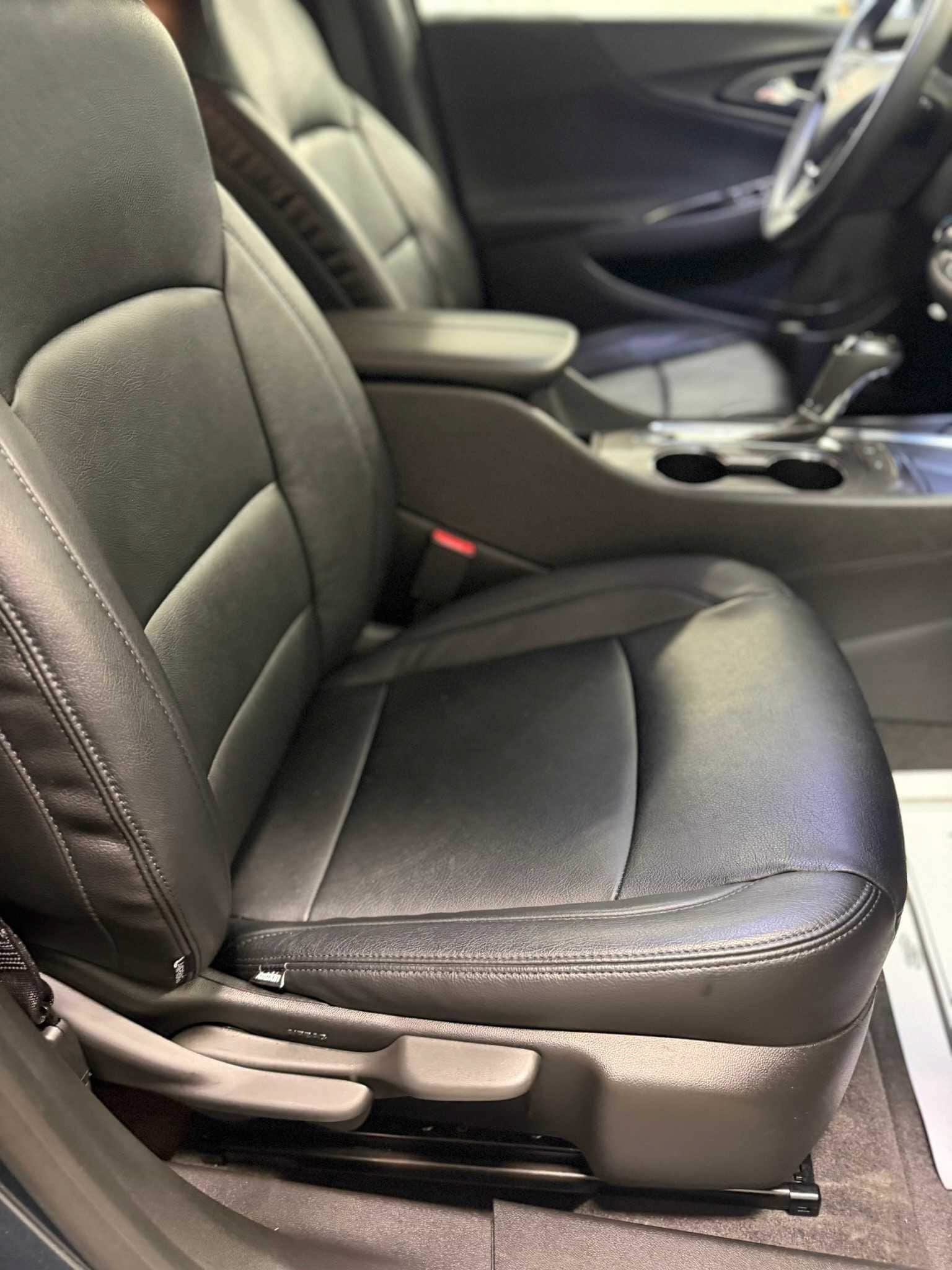 Used 2020 Chevrolet Malibu LT FWD image 15